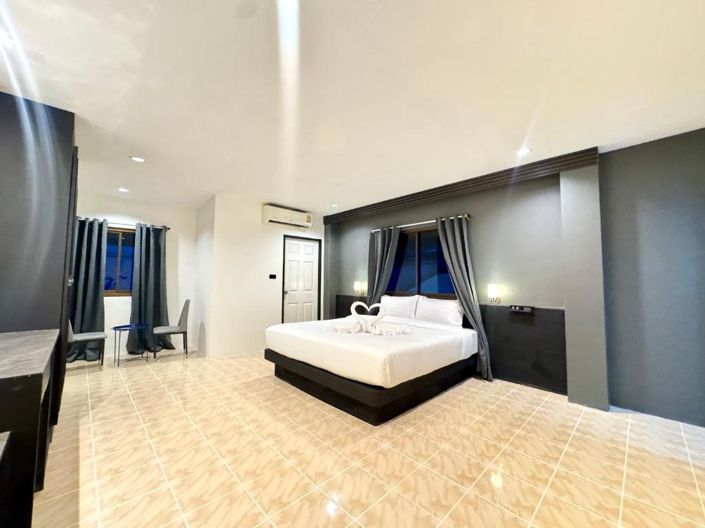 Chapter 26 Guesthouse – Phuket